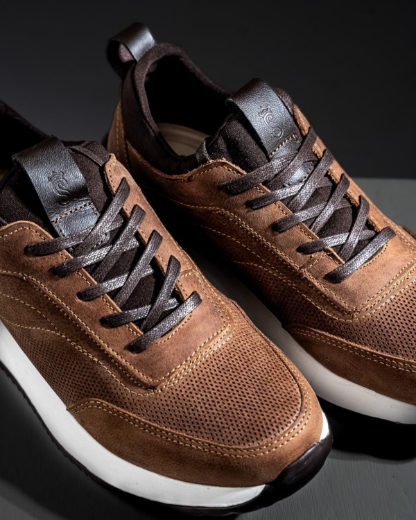 Tenis 3050 Runner Cartier Crema