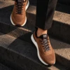 Tenis 3050 Runner Cartier Crema — Descenso cenital